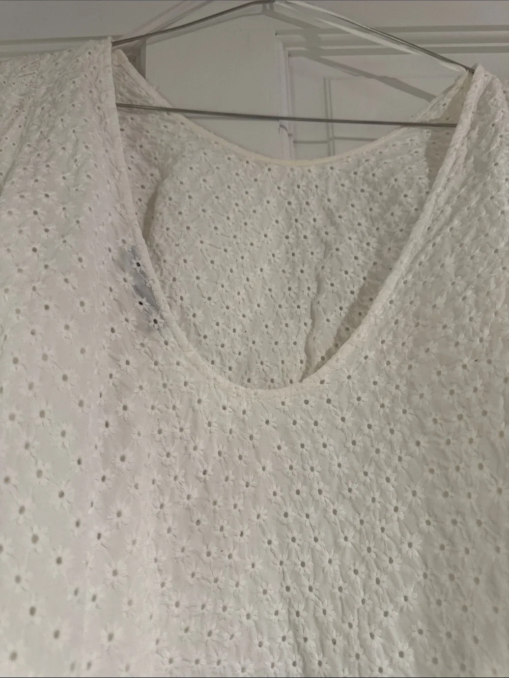 Zara White Eyelet Puff-Sleeve Blouse 100% cotton size Small